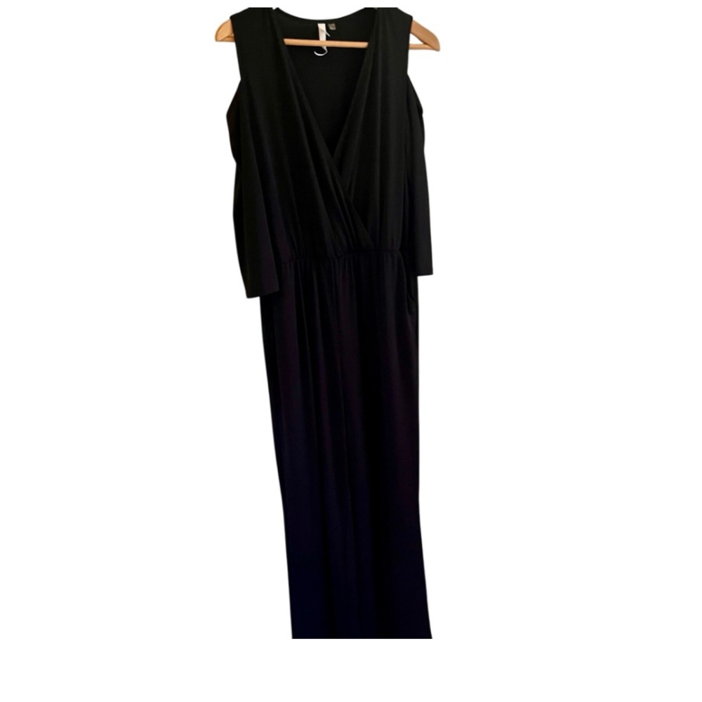 NY Collection Black Cold-Shoulder Surplice Jumpsuit – Size L
